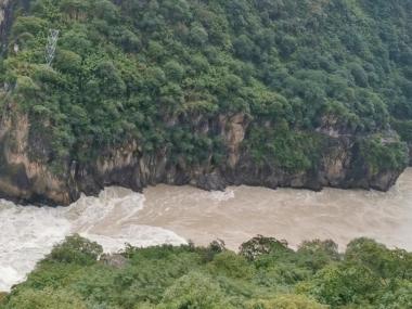虎跳峡香格里拉段自驾游