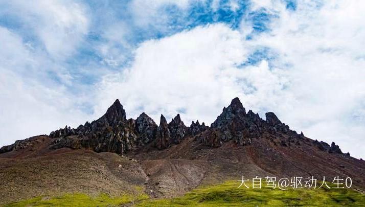 玉树尕朵觉悟神山图片