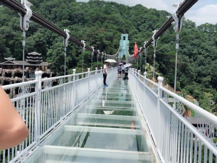 南宁龙门水都玻璃桥